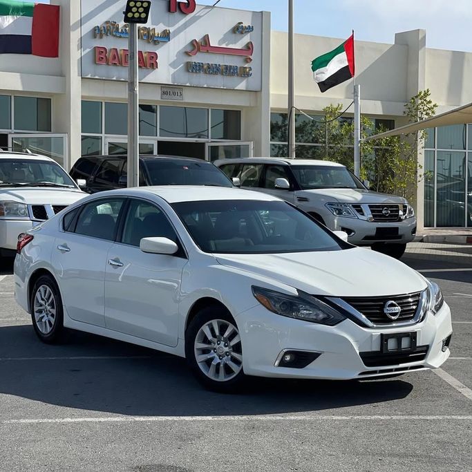 Used Nissan Altima V (L33) Facelift, 3.5 l, 2016 in Sharjah by Badar Used Cars, White color.  | AUTO.AE