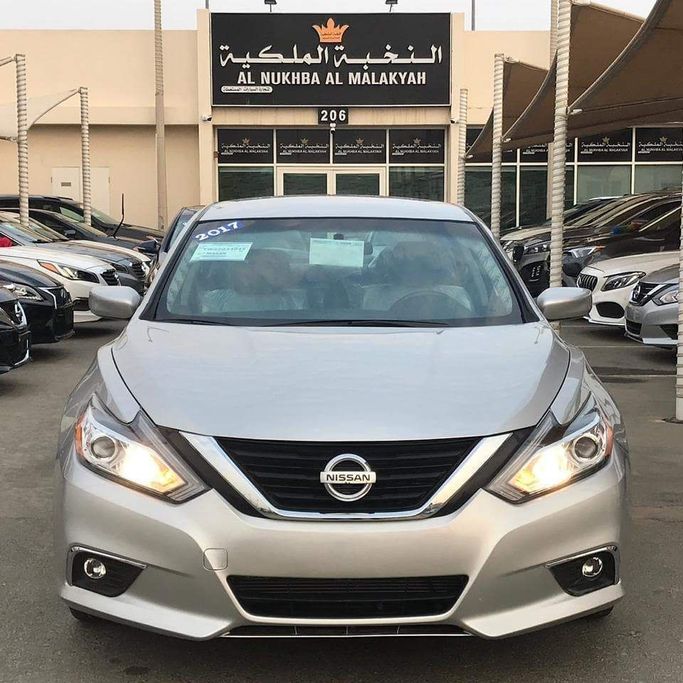 Used Nissan Altima V (L33) Facelift, 3.5 l, 2017 in Sharjah by Al Nukhba Al Malakyah Used Cars, Silver color. American Specs | AUTO.AE
