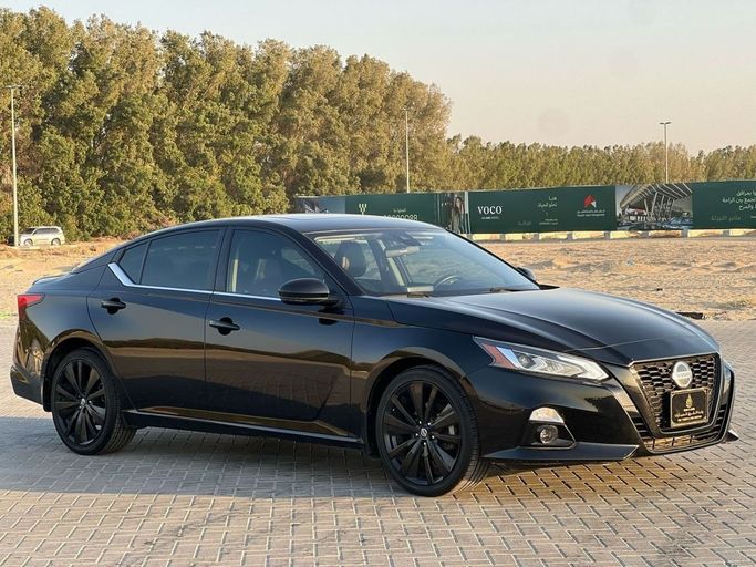 Used Nissan Altima VI (L34), 2.5 l, 2022 in Sharjah by Wahat Al Sharq  Car Showroom, Black color. American Specs | AUTO.AE
