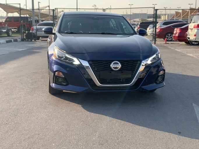 Подержанный Nissan Altima VI (L34), 2.5 л, 2019 в Шардже от Al Najem Used Cars Синий цвет. Американская | AUTO.AE
