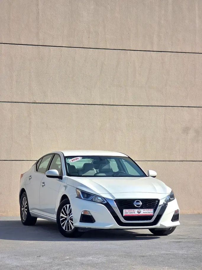 Подержанный Nissan Altima VI (L34), 2.5 л, 2020 в Шардже от Ali Gad Ali Used Cars Белый цвет. GCC | AUTO.AE