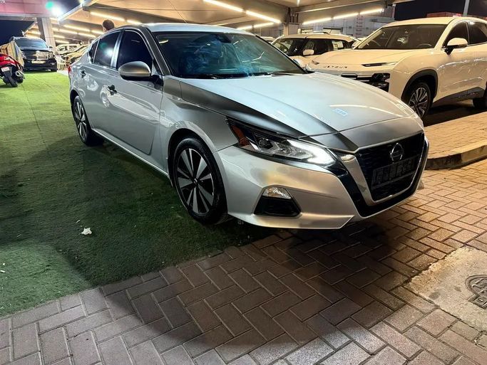 Подержанный Nissan Altima VI (L34), 2.5 л, 2022 в Шардже от AL WARID USED CARS Серебристый цвет. Американская | AUTO.AE | Объявление #238219