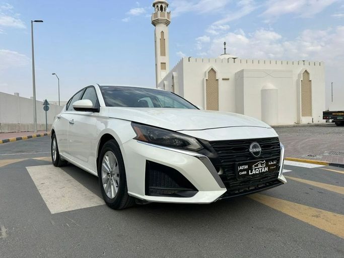 Подержанный Nissan Altima VI (L34) Рестайлинг, 2.5 л, 2023 в Шардже от Laqtah Used Cars Белый цвет. GCC | AUTO.AE | Объявление #272775