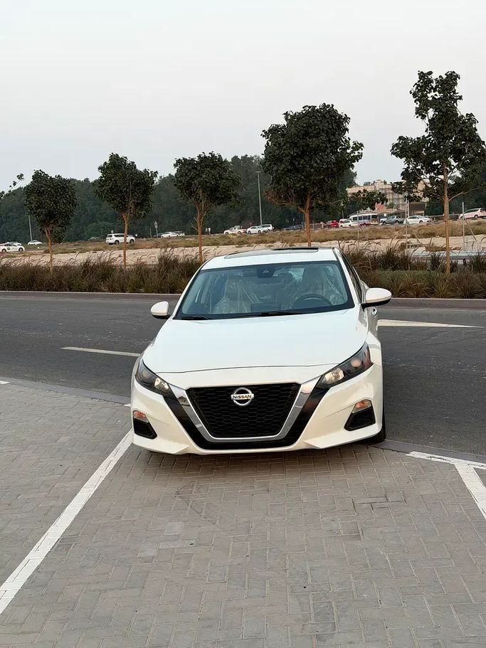 Подержанный ⁦Nissan Altima VI (L34), 2.5 л, 2022⁩ в ОАЭ, Шарджа от Dubai 2005 Белый цвет. GCC | AUTO.AE | Объявление #290562