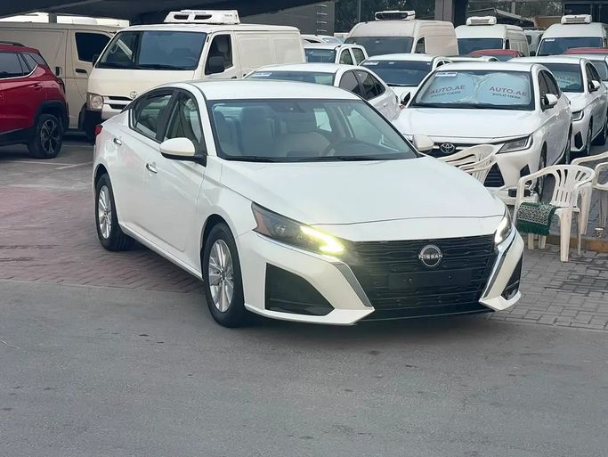 مستعملة ⁦Nissan Altima فيس ليفت السادس (L34)، 2.5 l، 2023⁩ في في الإمارات, الشارقة من LUGEN USED CARS TR LLC، اللون أبيض. مواصفات الخليج | AUTO.AE | إعلان #290798