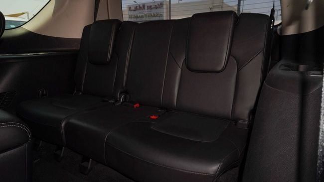 Подержанный Nissan Armada II Рестайлинг, 5.6 л, 2021 в Шардже от Alnujoom Al Malakiah Used Cars Черный цвет. Американская | AUTO.AE