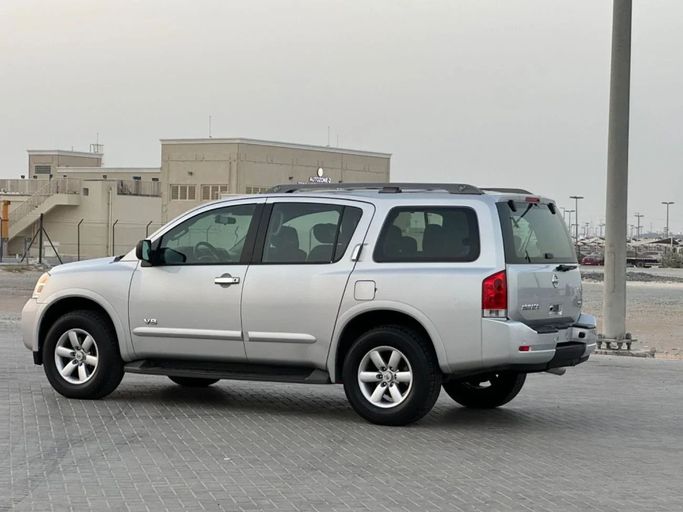 Подержанный Nissan Armada I Рестайлинг, 5.6 л, 2013 в Шардже от Al Aayan Used Cars Серебристый цвет. GCC | AUTO.AE