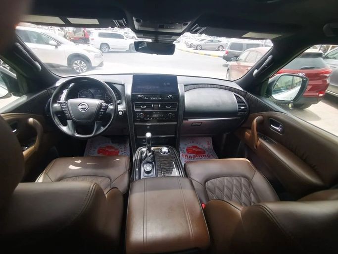 Подержанный Nissan Armada II Рестайлинг, 5.6 л, 2022 в Шардже от Tabarak Used Cars Белый цвет. Американская | AUTO.AE