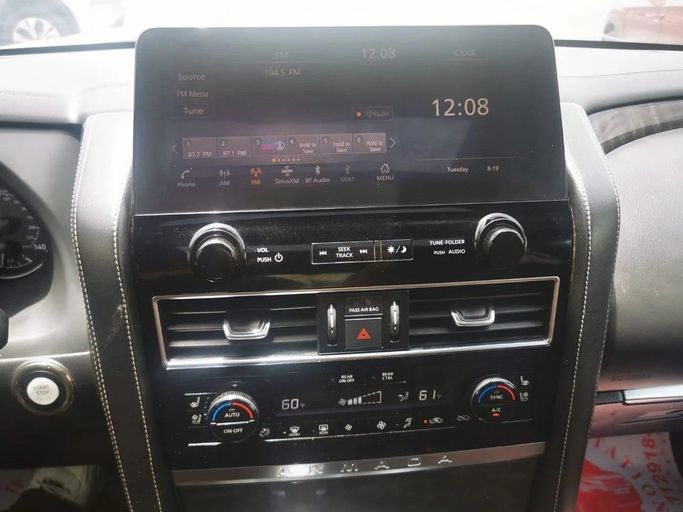 Подержанный Nissan Armada II Рестайлинг, 5.6 л, 2022 в Шардже от Tabarak Used Cars Белый цвет. Американская | AUTO.AE