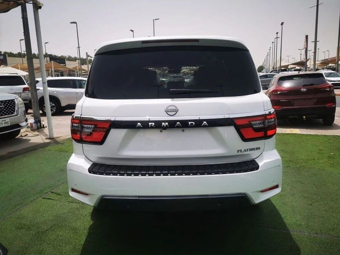 Подержанный Nissan Armada II Рестайлинг, 5.6 л, 2022 в Шардже от Tabarak Used Cars Белый цвет. Американская | AUTO.AE