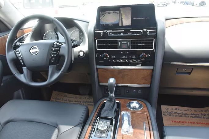 Подержанный Nissan Armada II Рестайлинг, 5.6 л, 2023 в Шардже от Alfaris Used Cars Черный цвет. Other | AUTO.AE
