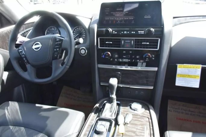 Подержанный Nissan Armada II Рестайлинг, 5.6 л, 2023 в Шардже от Alfaris Used Cars Синий цвет. Other | AUTO.AE