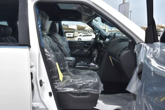 Новый Nissan Armada II Рестайлинг, 5.6 л, 2023 в Шардже от Alfaris Used Cars Белый цвет. Other | AUTO.AE