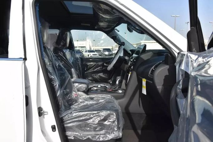 Новый Nissan Armada II Рестайлинг, 5.6 л, 2022 в Шардже от Alfaris Used Cars Белый цвет. Other | AUTO.AE