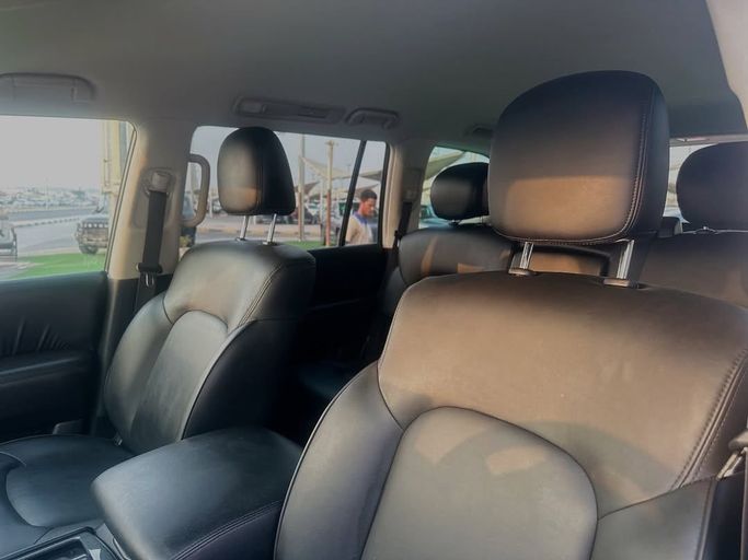Used Nissan Armada II Facelift, 5.6 l, 2023 in Sharjah by Badar Used Cars, Silver color.  | AUTO.AE
