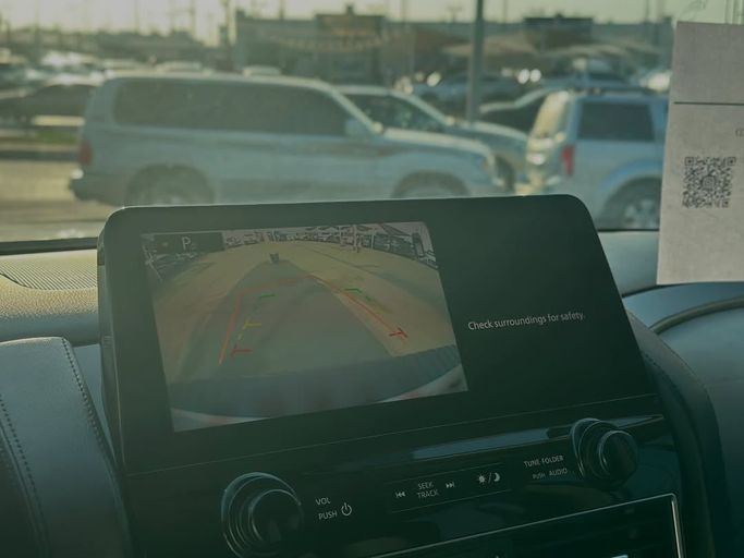 Used Nissan Armada II Facelift, 5.6 l, 2023 in Sharjah by Badar Used Cars, Silver color.  | AUTO.AE