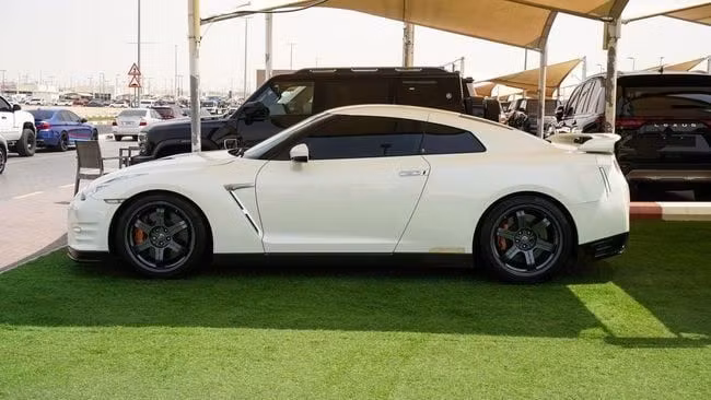Подержанный Nissan GT-R I Рестайлинг 2, 3.8 л, 2016 в Шардже от Abo Saif Белый цвет. GCC | AUTO.AE