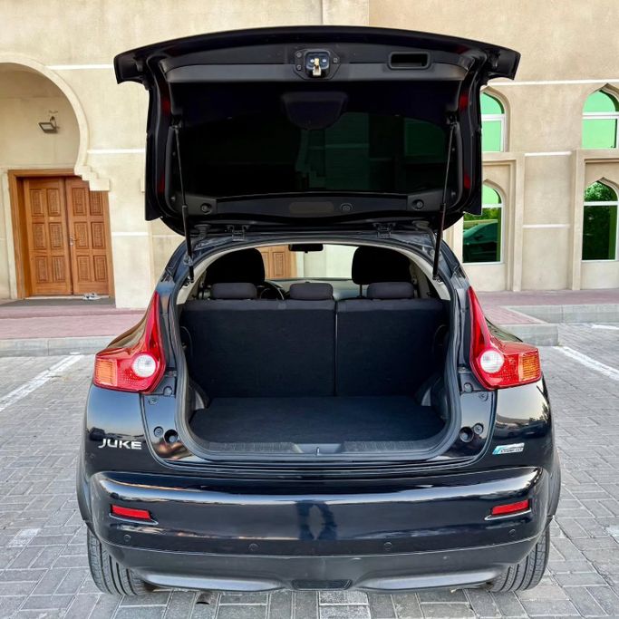Подержанный Nissan Juke I, 1.6 л, 2012 в Шардже от Sarmad Cars Черный цвет. Other | AUTO.AE