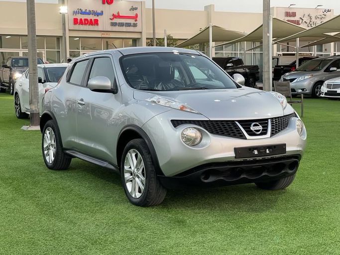 Used Nissan Juke I Facelift, 1.6 l, 2014 in Sharjah by Badar Used Cars, Silver color.  | AUTO.AE
