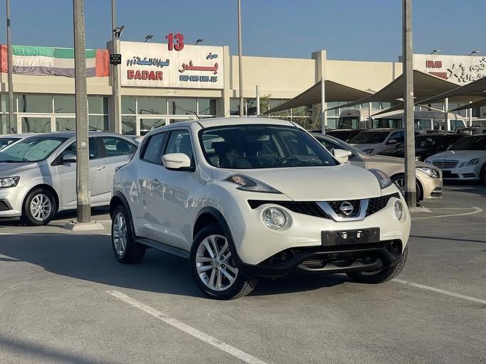 Подержанный Nissan Juke I Рестайлинг, 1.6 л, 2016 в Шардже от Badar Used Cars Белый цвет.  | AUTO.AE