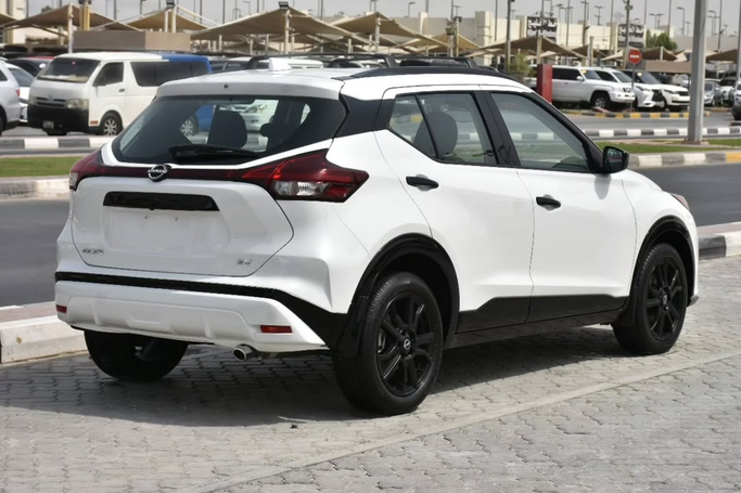 Подержанный Nissan Kicks I Рестайлинг, 1.6 л, 2024 в Шардже от Alfaris Used Cars Белый цвет. Other | AUTO.AE