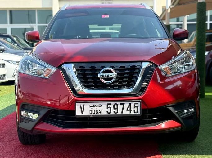 Подержанный Nissan Kicks I, 1.6 л, 2018 в Шардже от Al Muhtaref Used Cars Красный цвет. GCC | AUTO.AE