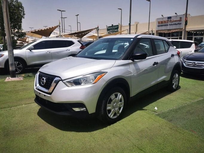 Used Nissan Kicks I, 1.6 l, 2020 in Sharjah by Tabarak Used Cars, Silver color. American Specs | AUTO.AE