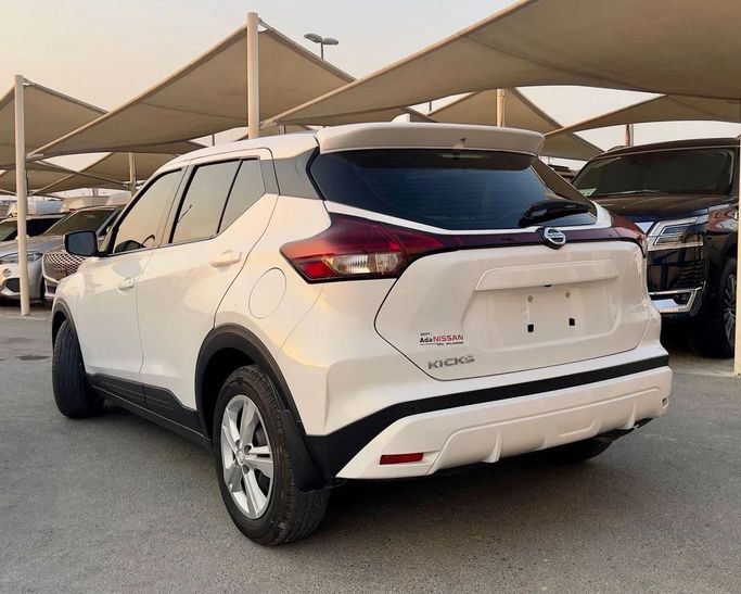 Подержанный Nissan Kicks I Рестайлинг, 1.6 л, 2023 в Шардже от Alsalama Motors Белый цвет. Американская | AUTO.AE