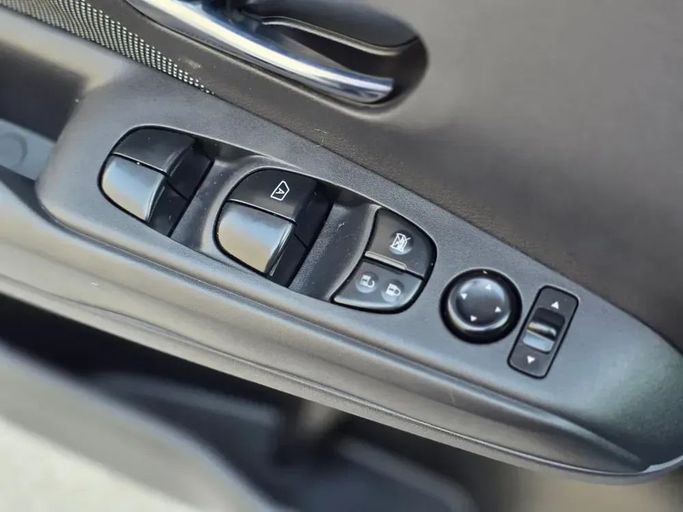 Подержанный Nissan Kicks I, 1.6 л, 2020 в Шардже от Al Sayed Ezzat Khamis Белый цвет. Other | AUTO.AE