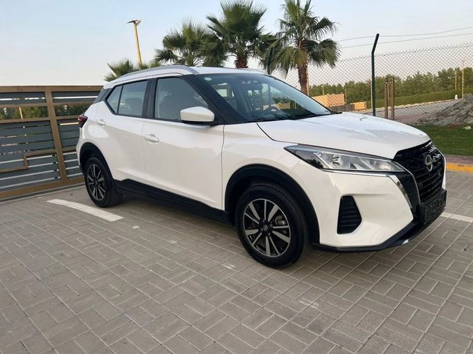 Подержанный Nissan Kicks I Рестайлинг, 1.6 л, 2024 в Шардже от Laqtah Used Cars Белый цвет. GCC | AUTO.AE | Объявление #272773