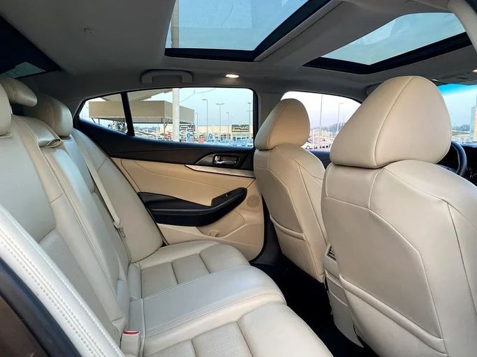 Used Nissan Maxima VIII (A36), 3.5 l, 2017 in Sharjah by Ahmad alkhodari Motors, Brown color. GCC Specs | AUTO.AE