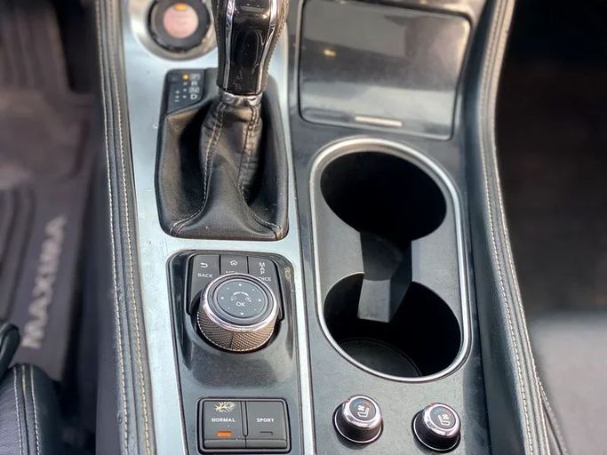 Подержанный Nissan Maxima VIII (A36), 3.5 л, 2017 в Шардже от Ahmad alkhodari Motors Серебристый цвет. Американская | AUTO.AE