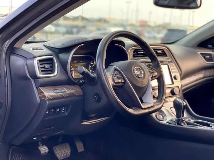 Подержанный Nissan Maxima VIII (A36), 3.5 л, 2017 в Шардже от Ahmad alkhodari Motors Серебристый цвет. Американская | AUTO.AE