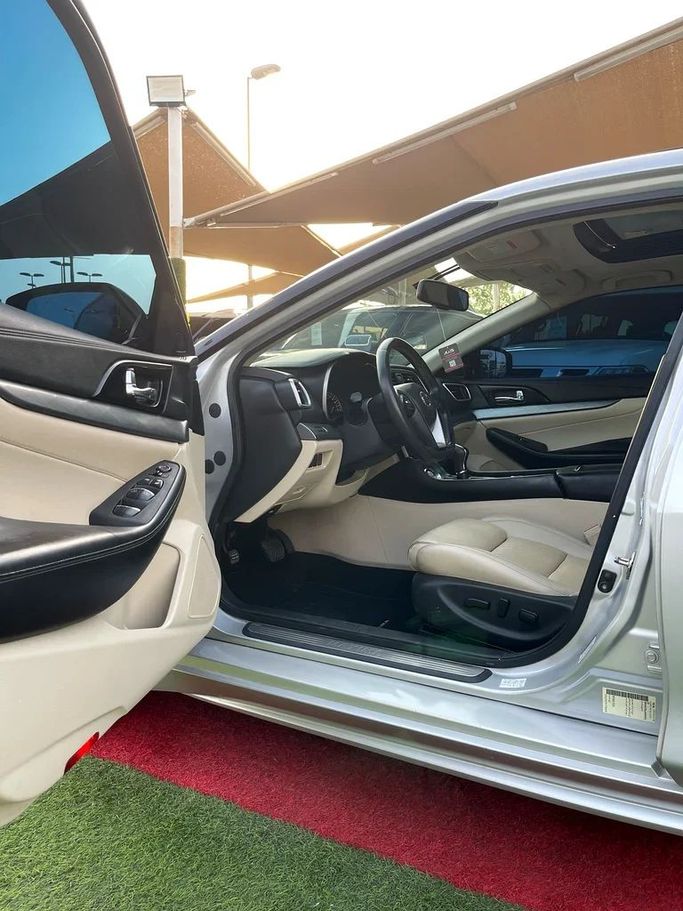 Used Nissan Maxima VIII (A36), 3.5 l, 2016 in Sharjah by Al Muhtaref Used Cars, Silver color. GCC Specs | AUTO.AE