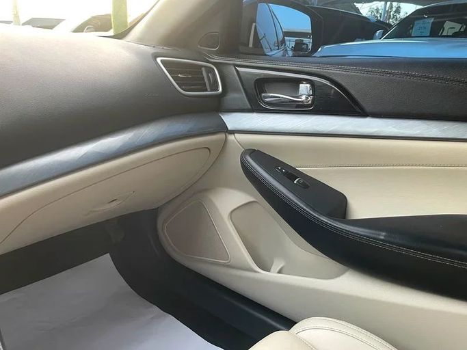 Used Nissan Maxima VIII (A36), 3.5 l, 2016 in Sharjah by Al Muhtaref Used Cars, Silver color. GCC Specs | AUTO.AE