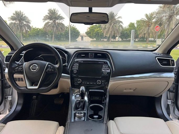 Подержанный Nissan Maxima VIII (A36) Рестайлинг, 3.5 л, 2019 в Шардже от Titanium Used Cars Серебристый цвет. GCC | AUTO.AE