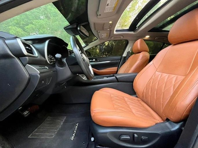 Подержанный Nissan Maxima VIII (A36) Рестайлинг, 3.5 л, 2020 в Шардже от Alzawraq Alazrak Серый цвет. Американская | AUTO.AE