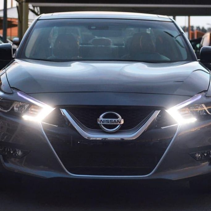 Подержанный Nissan Maxima VIII (A36) Рестайлинг, 3.5 л, 2016 в Шардже от Al Nukhba Al Malakyah Used Cars Серый цвет. Американская | AUTO.AE