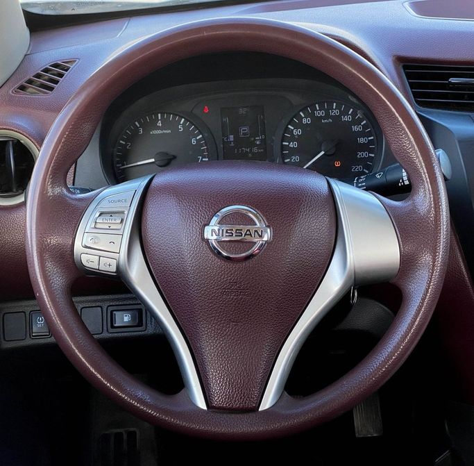 Подержанный Nissan Navara (Frontier) IV (D23), 2.5 л, 2020 в Шардже от Al Sayed Khamis Used Auto Trading Белый цвет. GCC | AUTO.AE