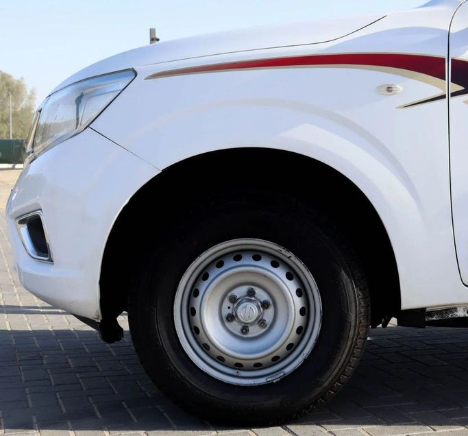 Подержанный Nissan Navara (Frontier) IV (D23), 2.5 л, 2020 в Шардже от Al Sayed Khamis Used Auto Trading Белый цвет. GCC | AUTO.AE