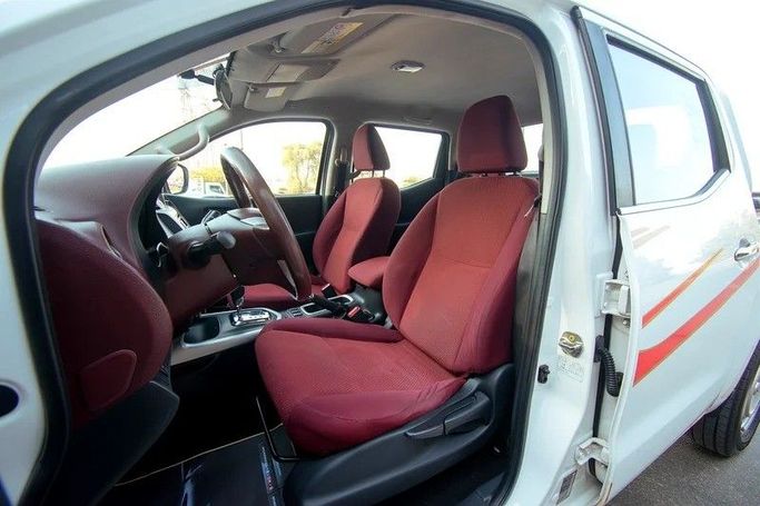 Used Nissan Navara (Frontier) IV (D23), 2.5 l, 2019 in Sharjah by First Choice Cars, White color. GCC Specs | AUTO.AE