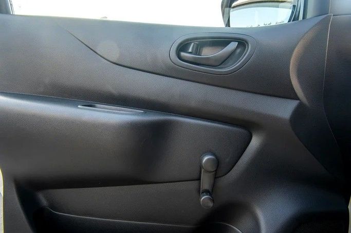 Used Nissan Navara (Frontier) IV (D23), 2.5 l, 2019 in Sharjah by First Choice Cars, White color. GCC Specs | AUTO.AE