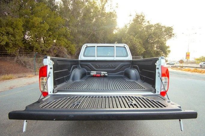 Used Nissan Navara (Frontier) IV (D23), 2.5 l, 2019 in Sharjah by First Choice Cars, White color. GCC Specs | AUTO.AE