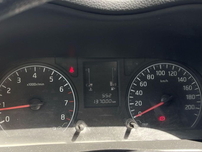 Подержанный Nissan NV350 Caravan I Рестайлинг, 2.5 л, 2022 в Шардже от Al Aram Cars Белый цвет. GCC | AUTO.AE