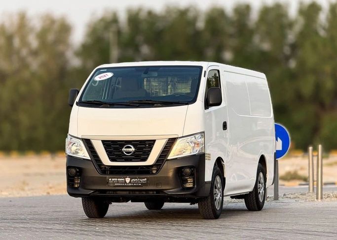 Подержанный Nissan NV350 Caravan I Рестайлинг, 2.5 л, 2021 в Шардже от Al Sayed Khamis Used Auto Trading Белый цвет. GCC | AUTO.AE