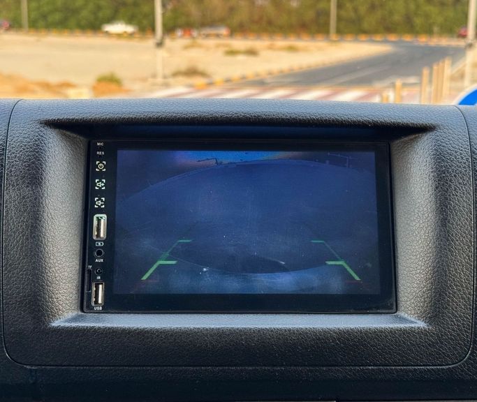 Подержанный Nissan NV350 Caravan I Рестайлинг, 2.5 л, 2021 в Шардже от Al Sayed Khamis Used Auto Trading Белый цвет. GCC | AUTO.AE
