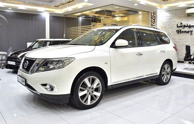 Used Nissan Pathfinder IV, 3.5 l, 2015 in Sharjah by Honey Gidosha Used Cars Tr., White color.  | AUTO.AE