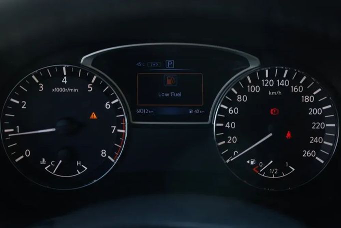 Used Nissan Pathfinder IV Facelift, 3.5 l, 2020 in Sharjah by Qasr Al Furqan Used Cars, Grey color. GCC Specs | AUTO.AE