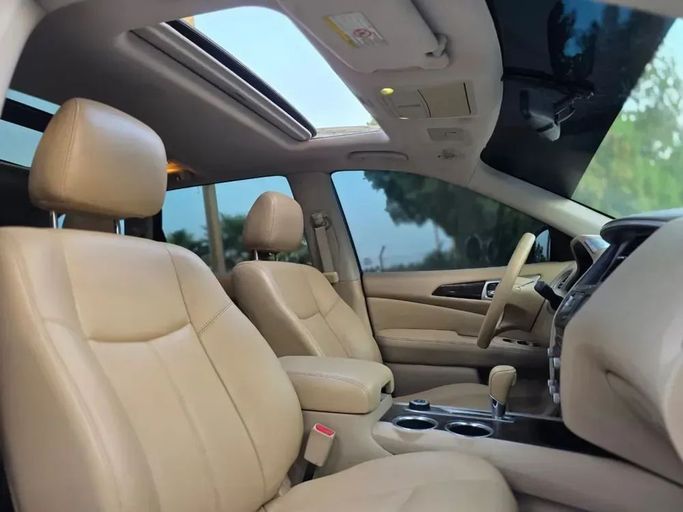 Подержанный Nissan Pathfinder III Рестайлинг, 4.0 л, 2014 в Шардже от Al Sayed Ezzat Khamis Белый цвет. Other | AUTO.AE