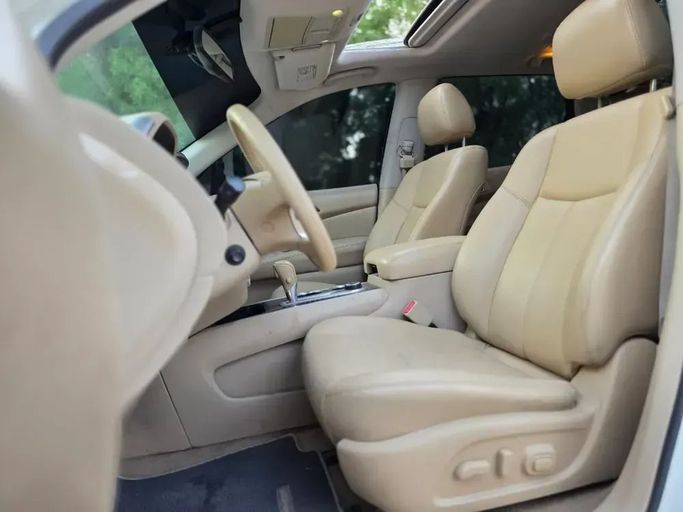 Подержанный Nissan Pathfinder III Рестайлинг, 4.0 л, 2014 в Шардже от Al Sayed Ezzat Khamis Белый цвет. Other | AUTO.AE